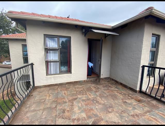 4 BEDROOM FREEHOLD FOR SALE IN GLEN ERASMIA